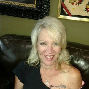 Meet your Posher, Debra